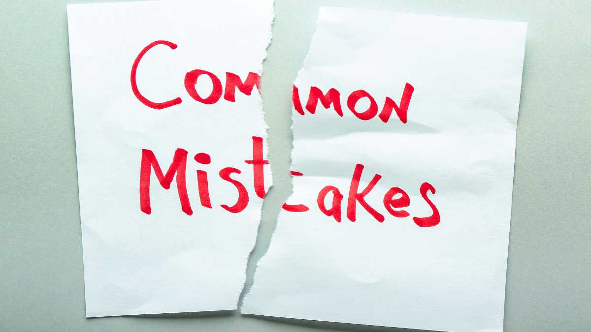 Torn paper with Common Mistakes written in red