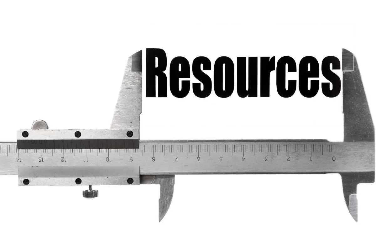 Caliper measuring the word Resources 