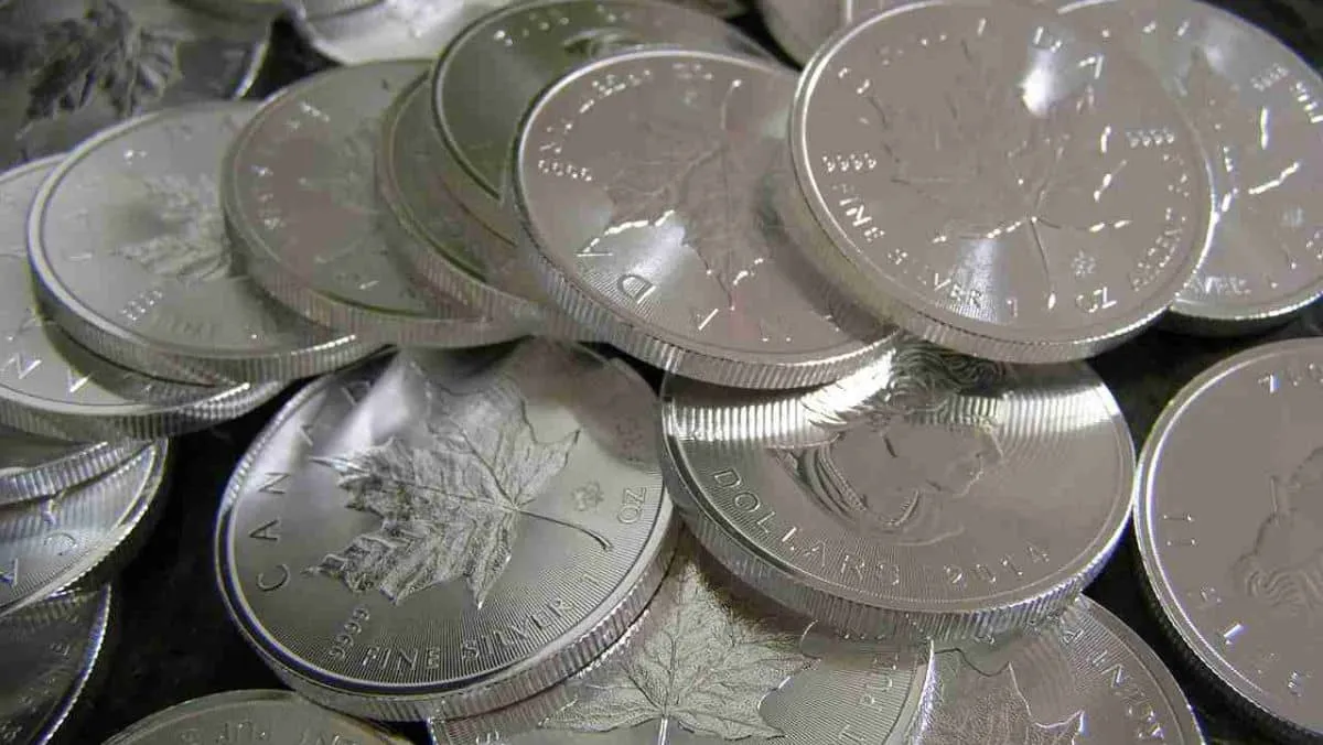 Canadian five-dollar fine silver coins featuring Elizabeth II