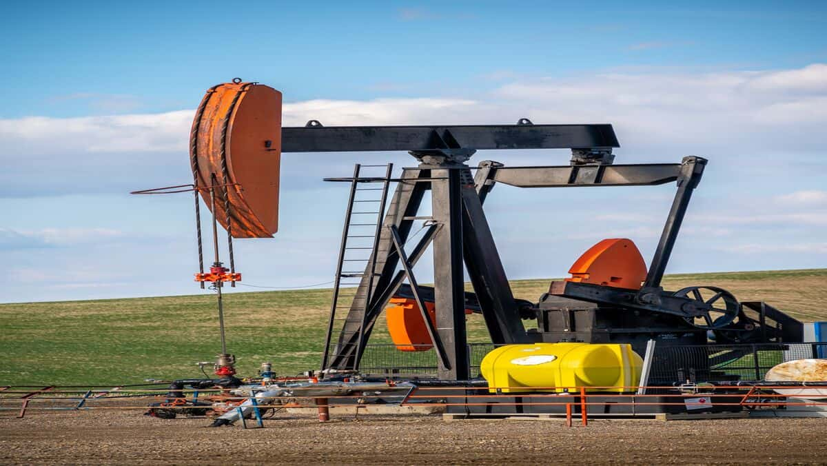 pumpjacks-working-in-the-oil-fields-width-1200-format-JPEG.jpg