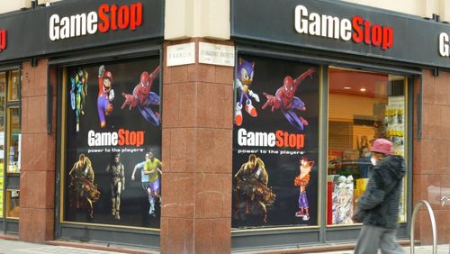 GameStop shares renew rally, notch highest close in three weeks