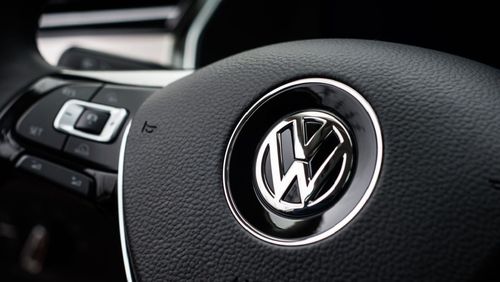 Volkswagen shares drop on overnight profit warning