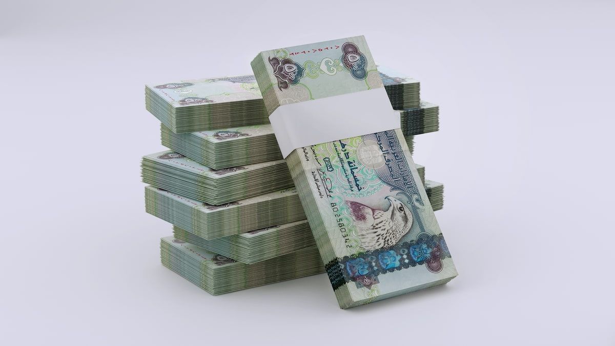 uae_dirhams_1200_format_jpg