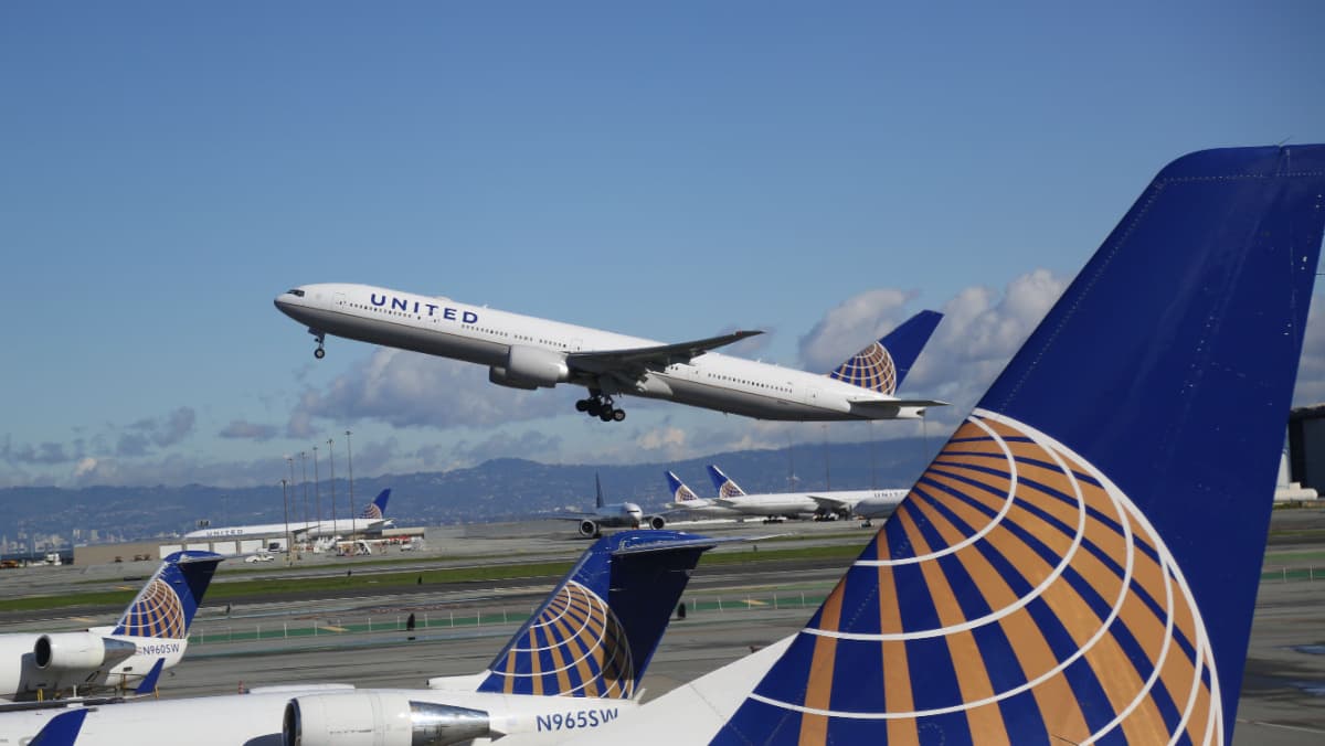 United Airlines stock gain, earnings results offer hope for the industry