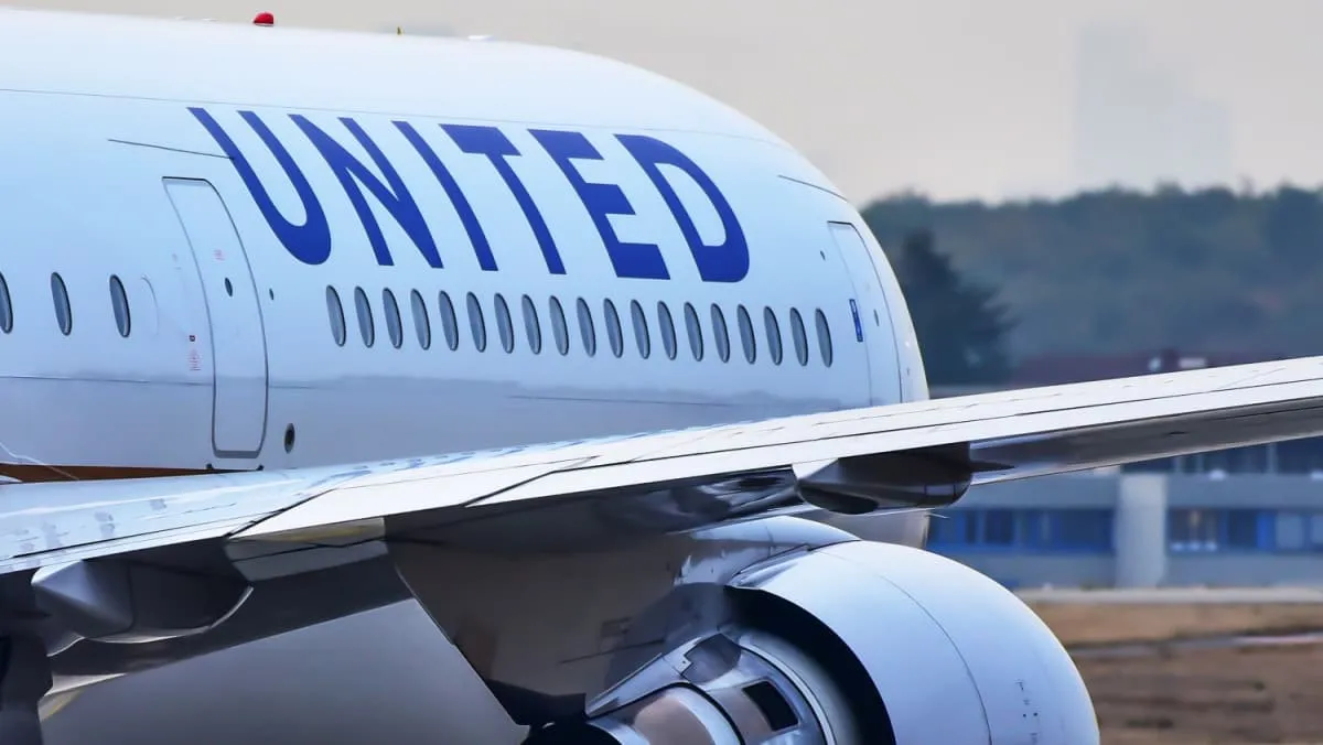 United Airlines stock leads S&P 500 on Wednesday, lifts rest of sector